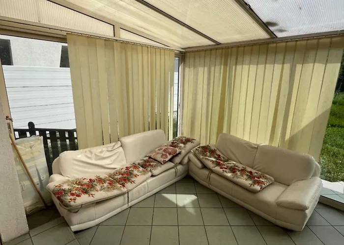 Nyaraló 4-bedroom House & Large Garden