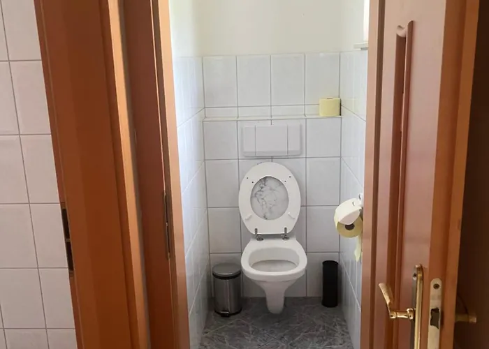4-bedroom House & Large Garden Nyaraló Bécs