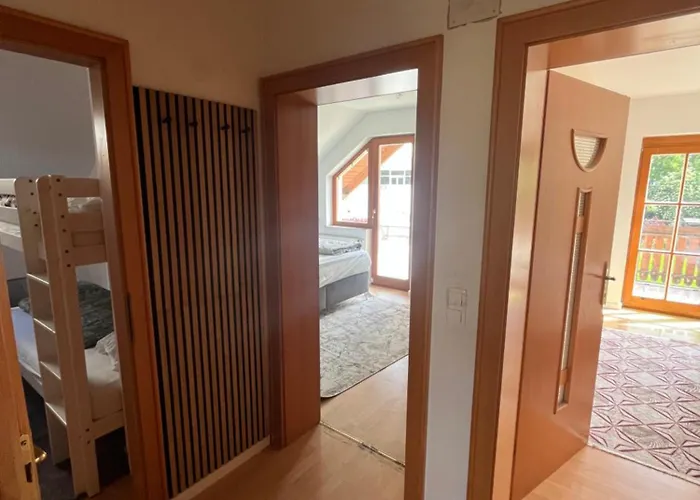 4-bedroom House & Large Garden Nyaraló Bécs
