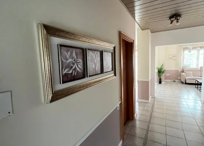4-bedroom House & Large Garden Bécs