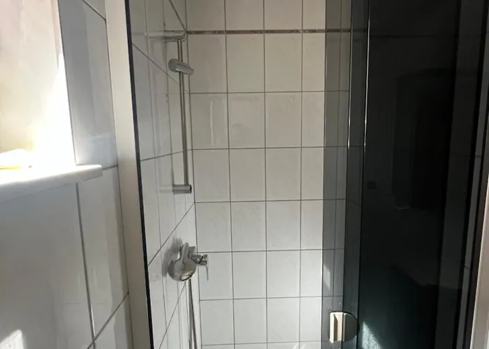 4-bedroom House & Large Garden Nyaraló